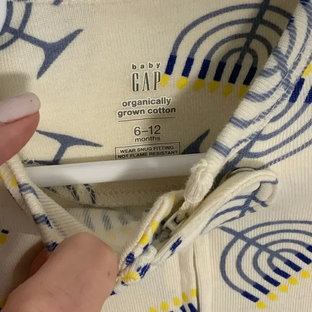 Gap Organic‎ Hanukkah print size 6-12 m0